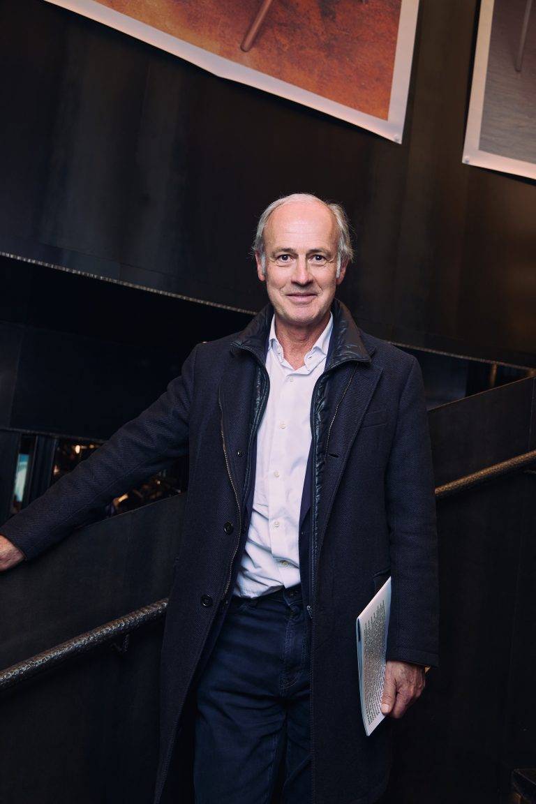  - Moncler et l’Ecal réchauffent les Champs Elysées à l’occasion de Paris Photo avec l’exposition Warmer Visions