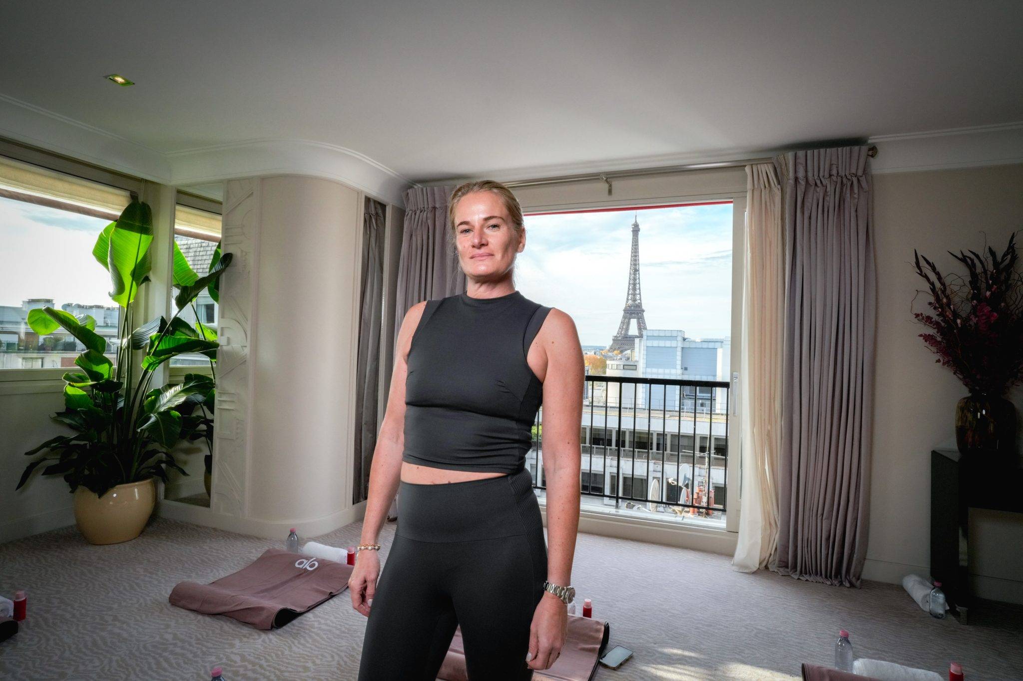  - Isaac Boots enflamme le Plaza Athénée avec son bootcamp parisien