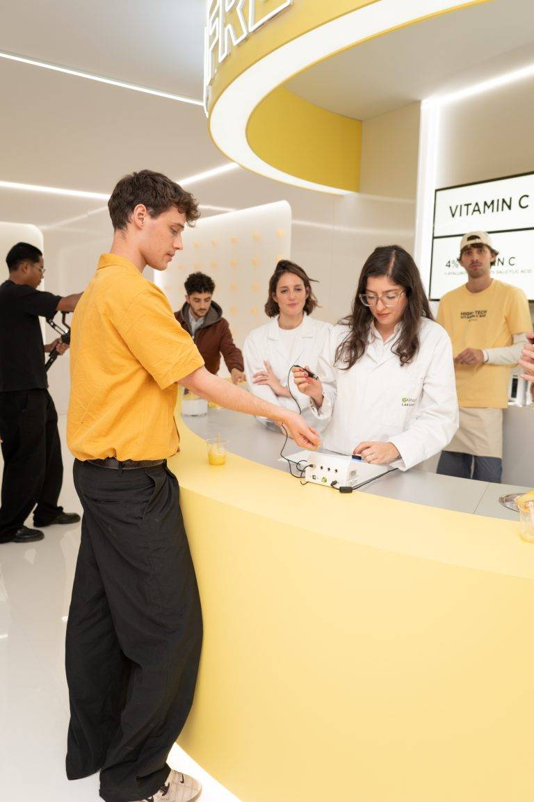  - Le “High-Tech Vitamin C Bar” : Garnier fait le plein de vitamines à Paris