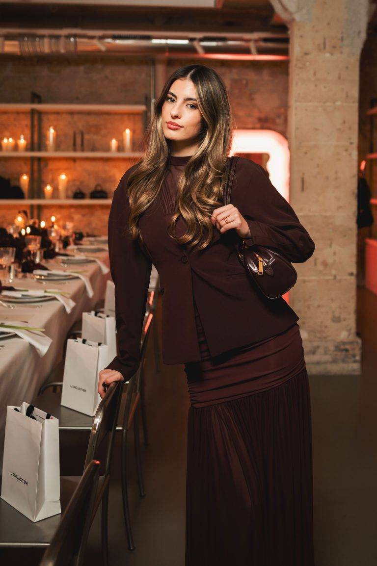  - Pour Noël, Lancaster voit la vie en bordeaux