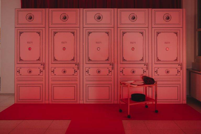 Seletti ridisegna il Natale: tra pop visionario, icone kitsch e pura meraviglia