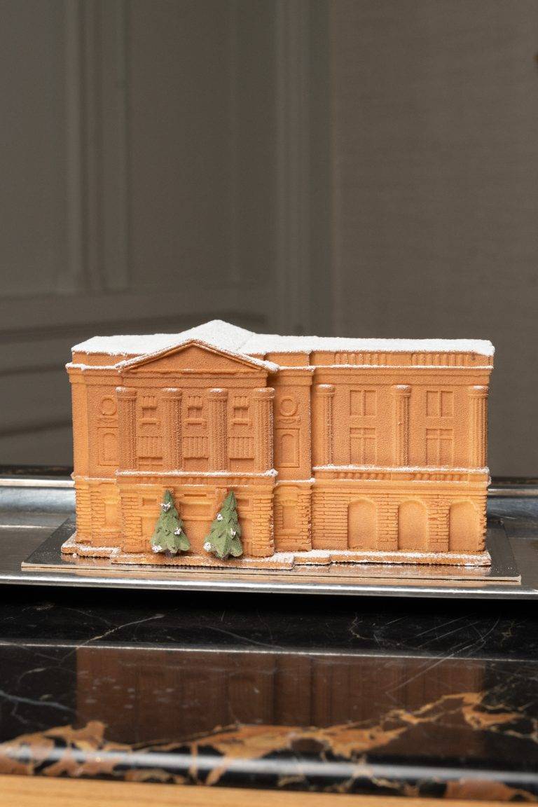 Christofle fait scintiller Noël au Crillon