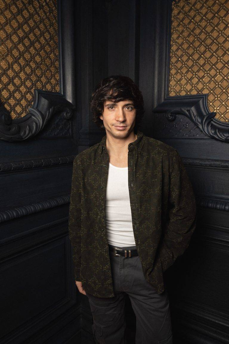  - Chaumet Lights Up Christmas at 12 Place Vendôme