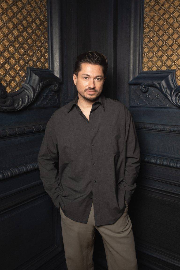  - Chaumet Lights Up Christmas at 12 Place Vendôme