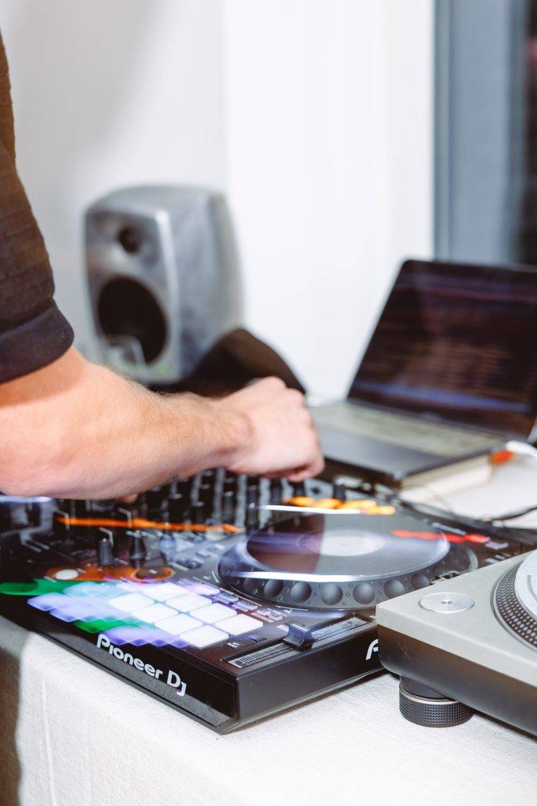 Avant Garde Horn Brings Together the Work of Valentin Van Der Meulen and Fabien Montique