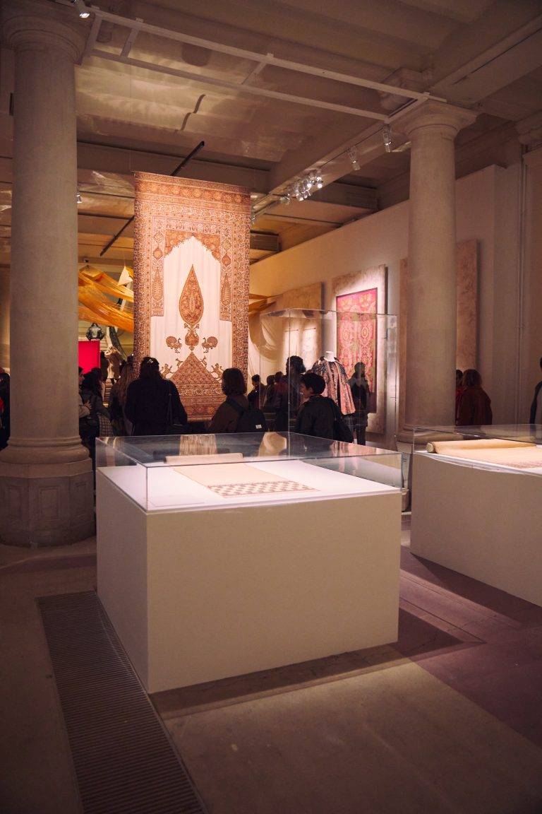 Les Manufactures nationales célèbrent le dialogue entre les textiles de France et d’Inde