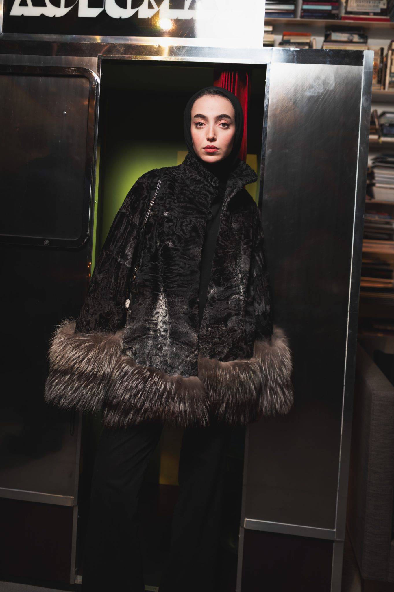  - Diptyque Celebrates the Holiday Season with the Tale ‘A Night of Wax and Gold”