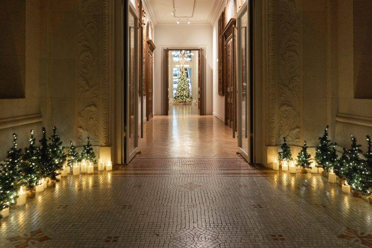 HFC Paris met en scène des fêtes étincelantes et parfumées