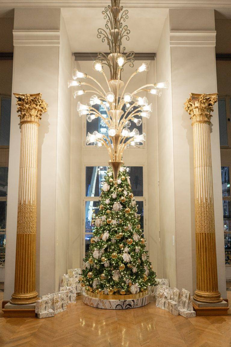 HFC Paris met en scène des fêtes étincelantes et parfumées