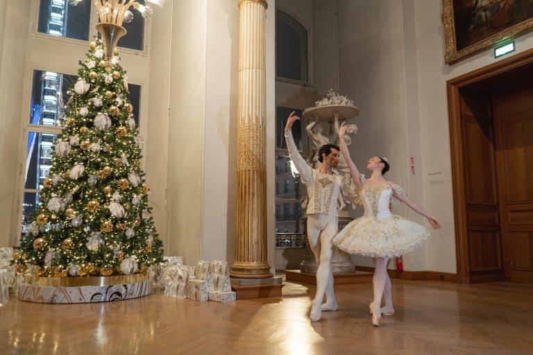  - HFC Paris met en scène des fêtes étincelantes et parfumées