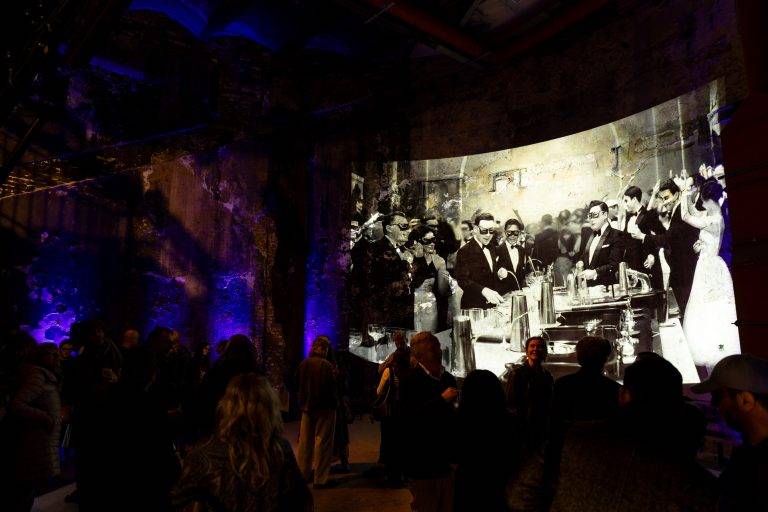  - L’installation “Under the Moon” s’empare du Brunel Museum de Londres