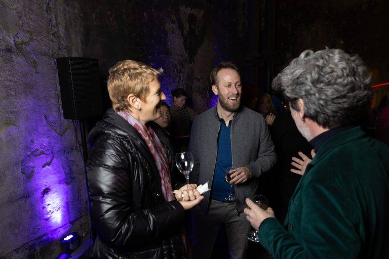 L’installation “Under the Moon” s’empare du Brunel Museum de Londres