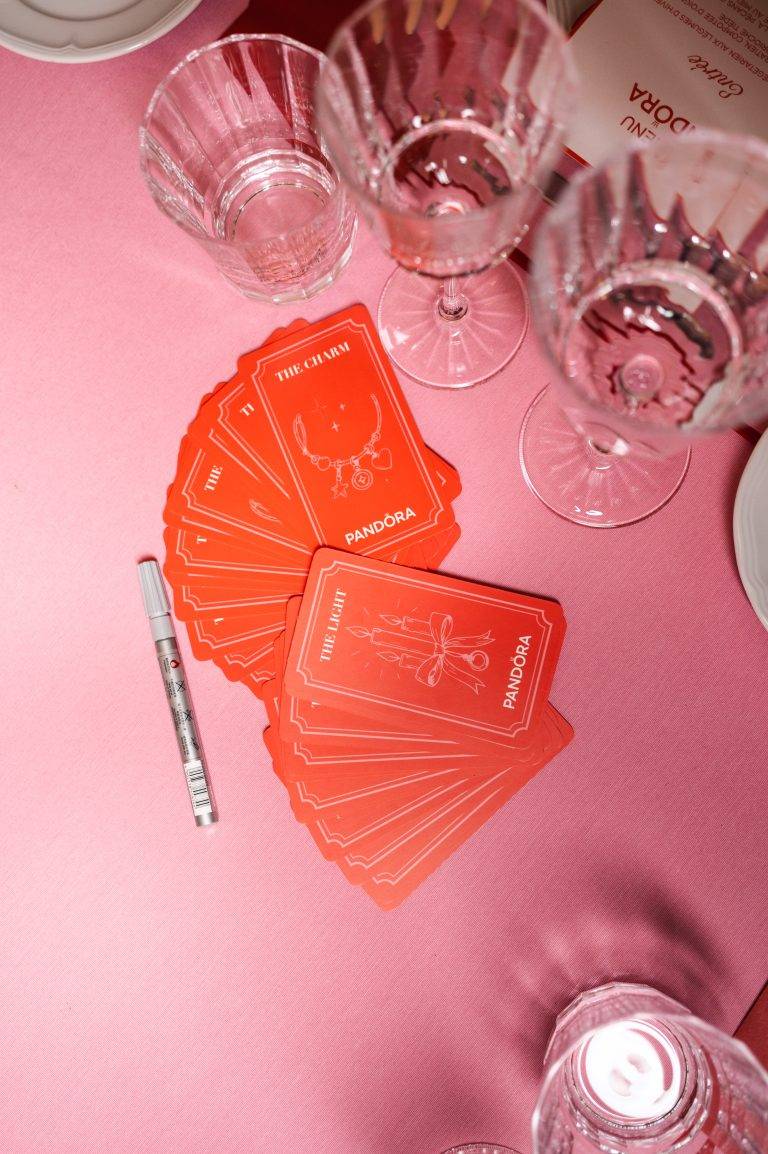 Pandora Heralds the Holiday Season with a Christmas Dinner