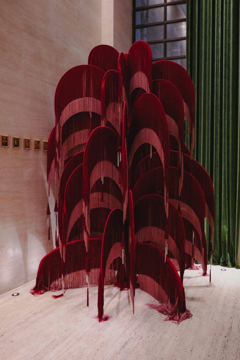 The Rome EDITION: un albero d’artista che fa vibrare le feste