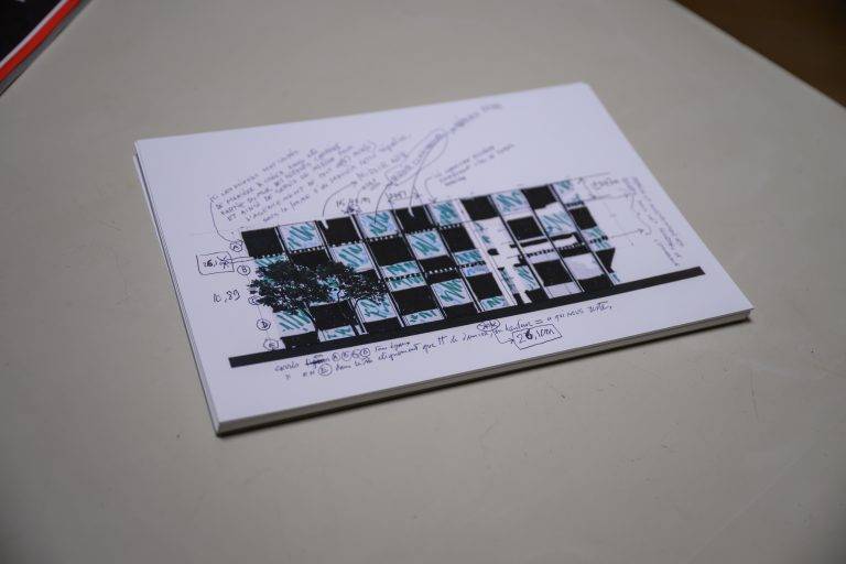 Charlotte Dauphin dialogue avec Daniel Buren