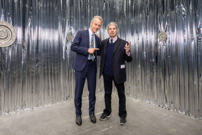  - La carte blanche accordée à John M. Armleder par le Musée d’Art et d’Histoire de Genève