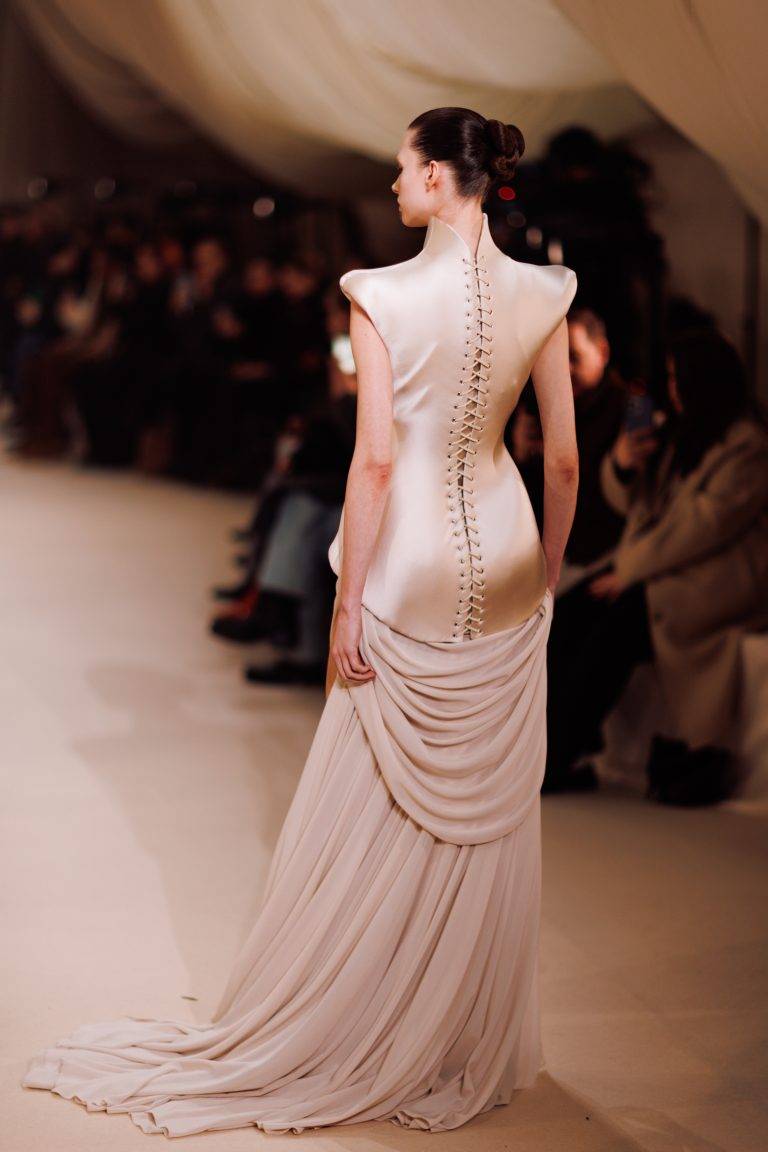 Hair, Corsets, and Mystery: Ashi Studio Presents a Mesmerizing Collection