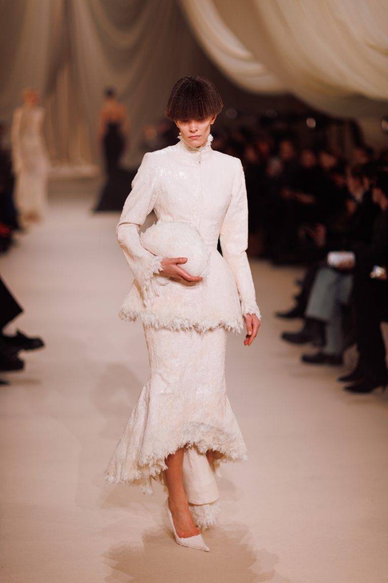 Hair, Corsets, and Mystery: Ashi Studio Presents a Mesmerizing Collection