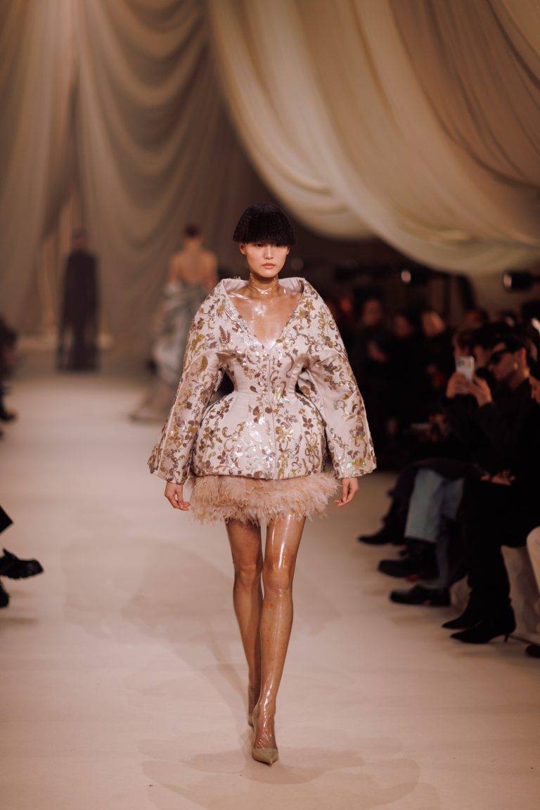 Hair, Corsets, and Mystery: Ashi Studio Presents a Mesmerizing Collection