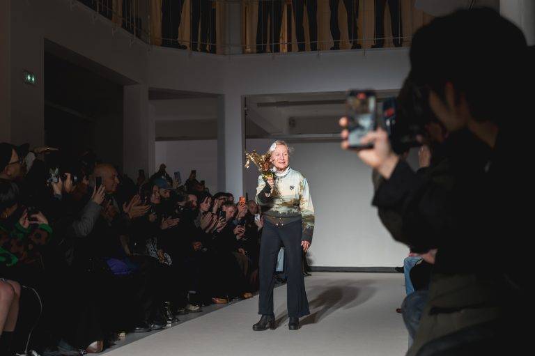  - Le vestiaire hautement maîtrisé d’Agnès B