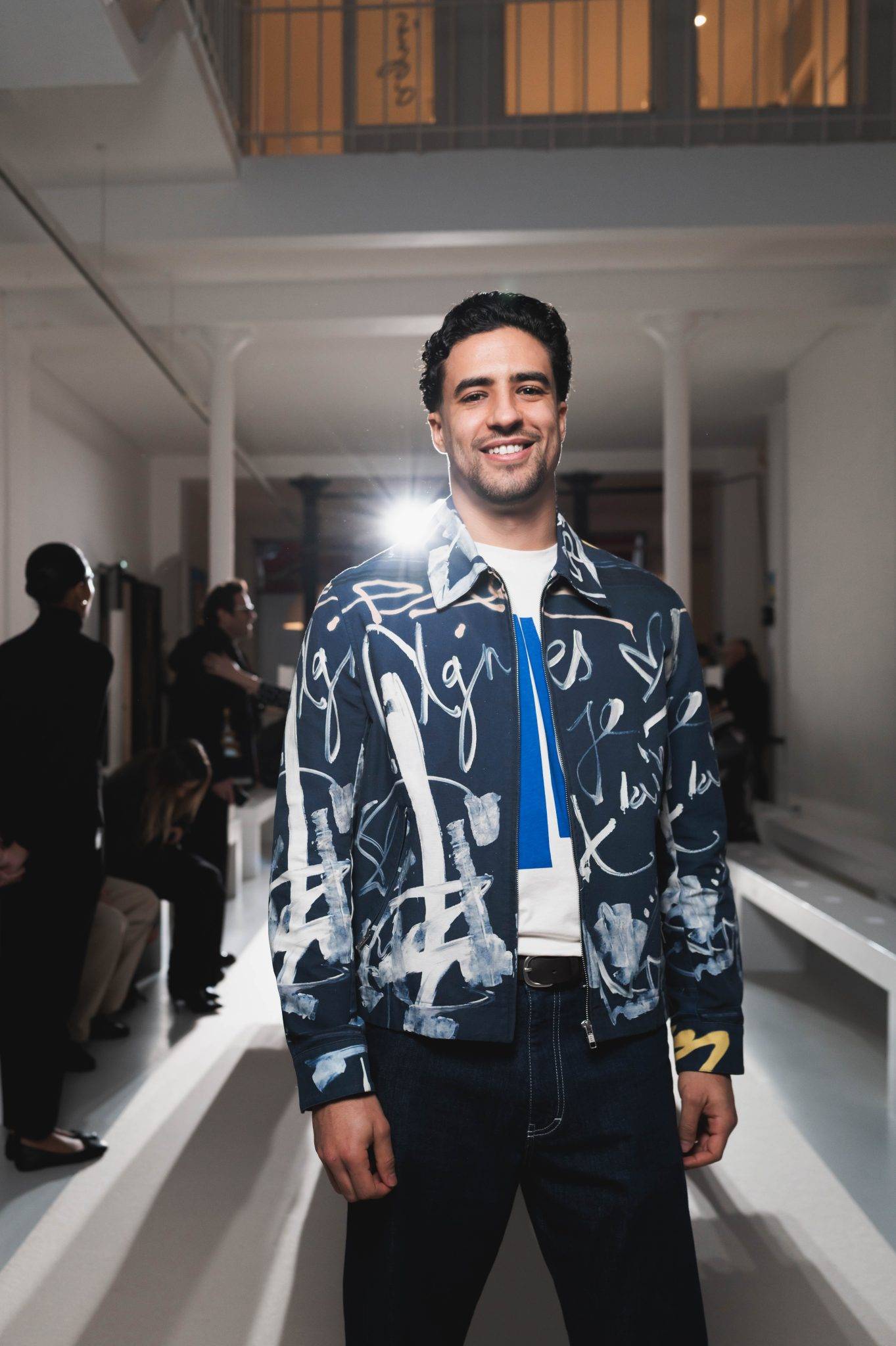  - Le vestiaire hautement maîtrisé d’Agnès B