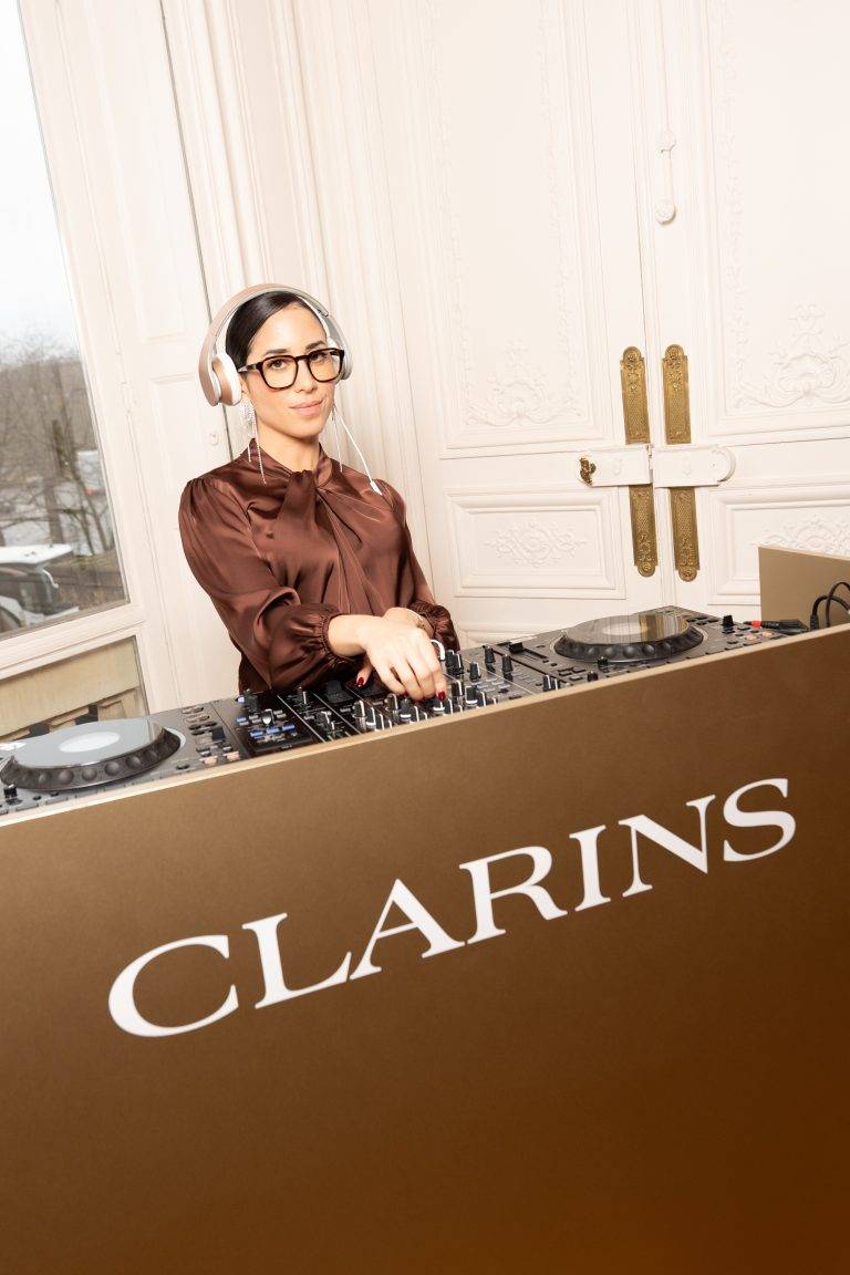  - Clarins Lights up Paris Fashion Week with Radiance Day