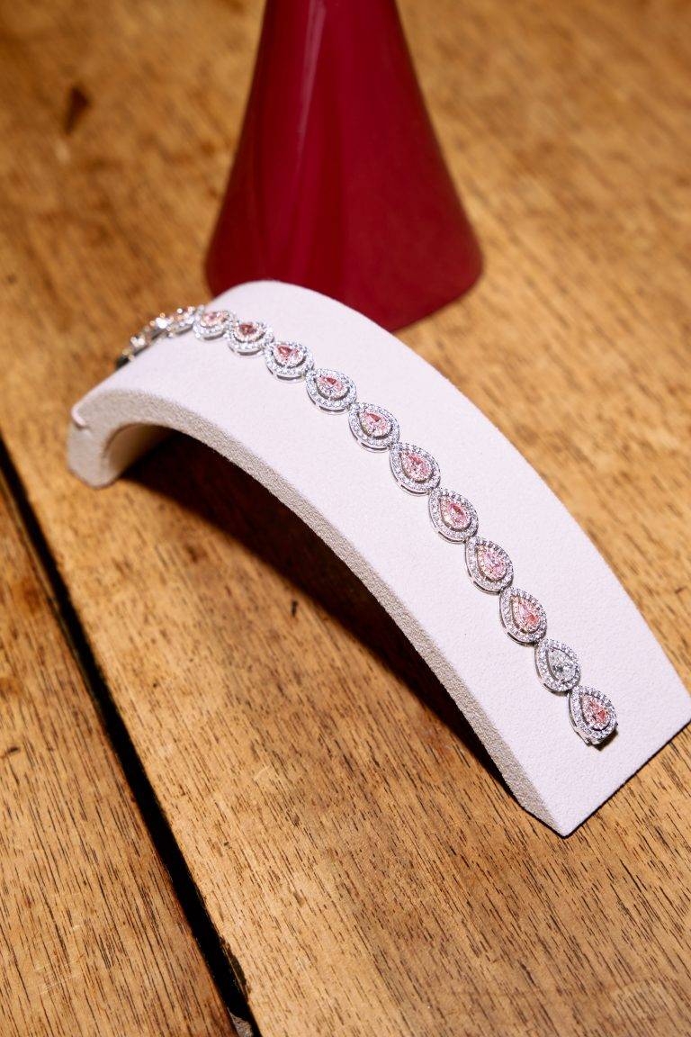 Maison Antoine enchante Paris avec sa haute joaillerie inspirée par la nature