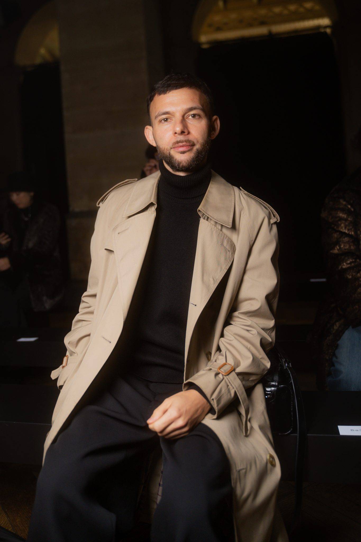  - Les divines androgynes de Gaurav Gupta éclairent la Haute Couture