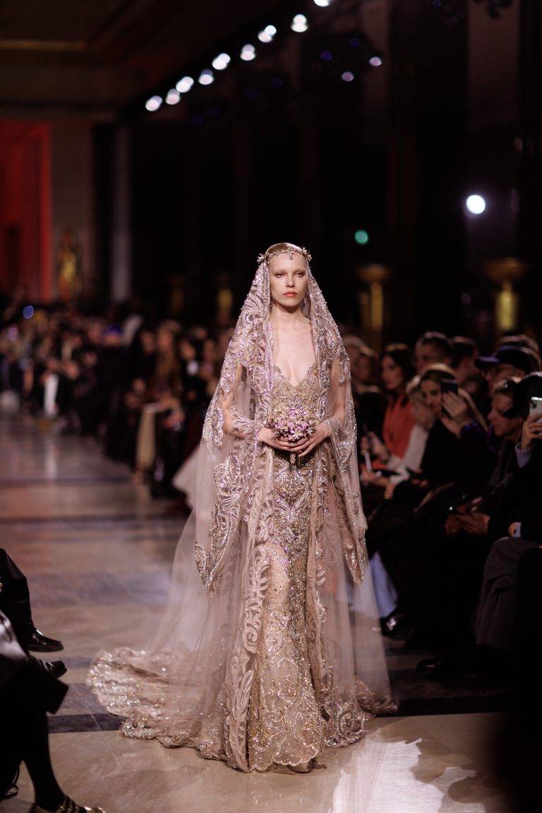 L’ode d’Elie Saab aux nuits d’été des années 70