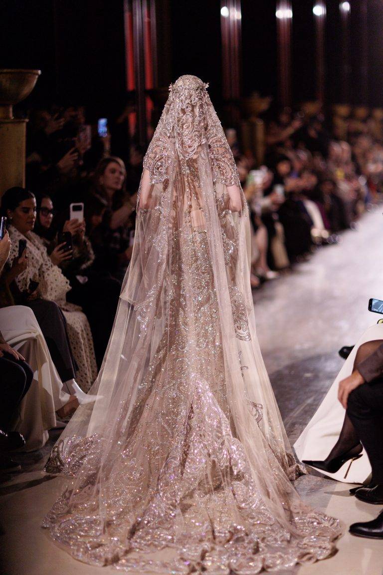 L’ode d’Elie Saab aux nuits d’été des années 70