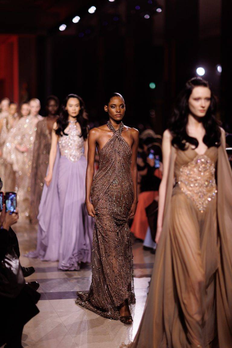 L’ode d’Elie Saab aux nuits d’été des années 70