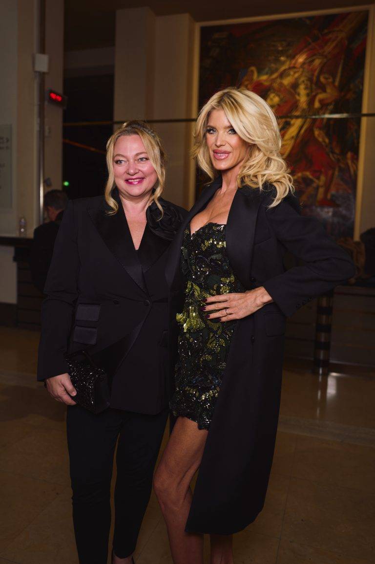  - Eli Saab’s Tribute to 1970s Summer Nights