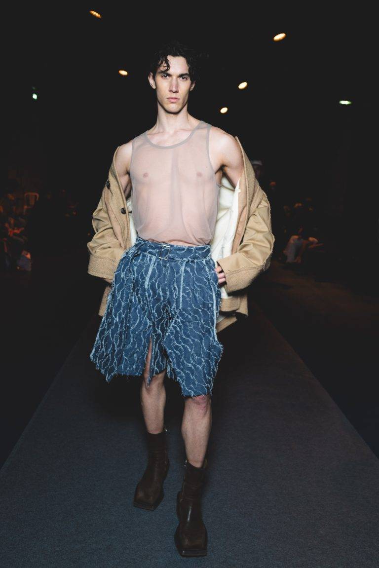  - Songzio FW26: Futuristic Fashion Takes Over the Bridge Club