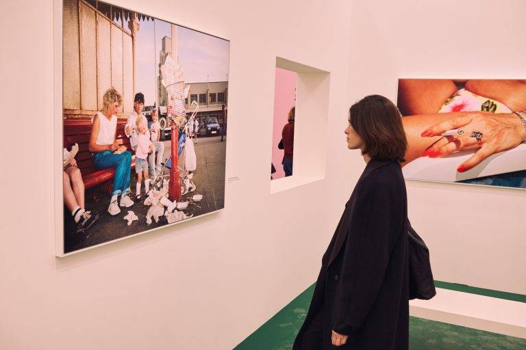 Le Jeu de Paume présente une relecture inédite de l’œuvre de Martin Parr