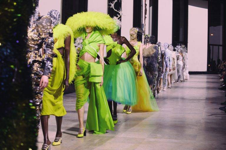 Le défilé sensationnel de Germanier clôture la Haute Couture Week