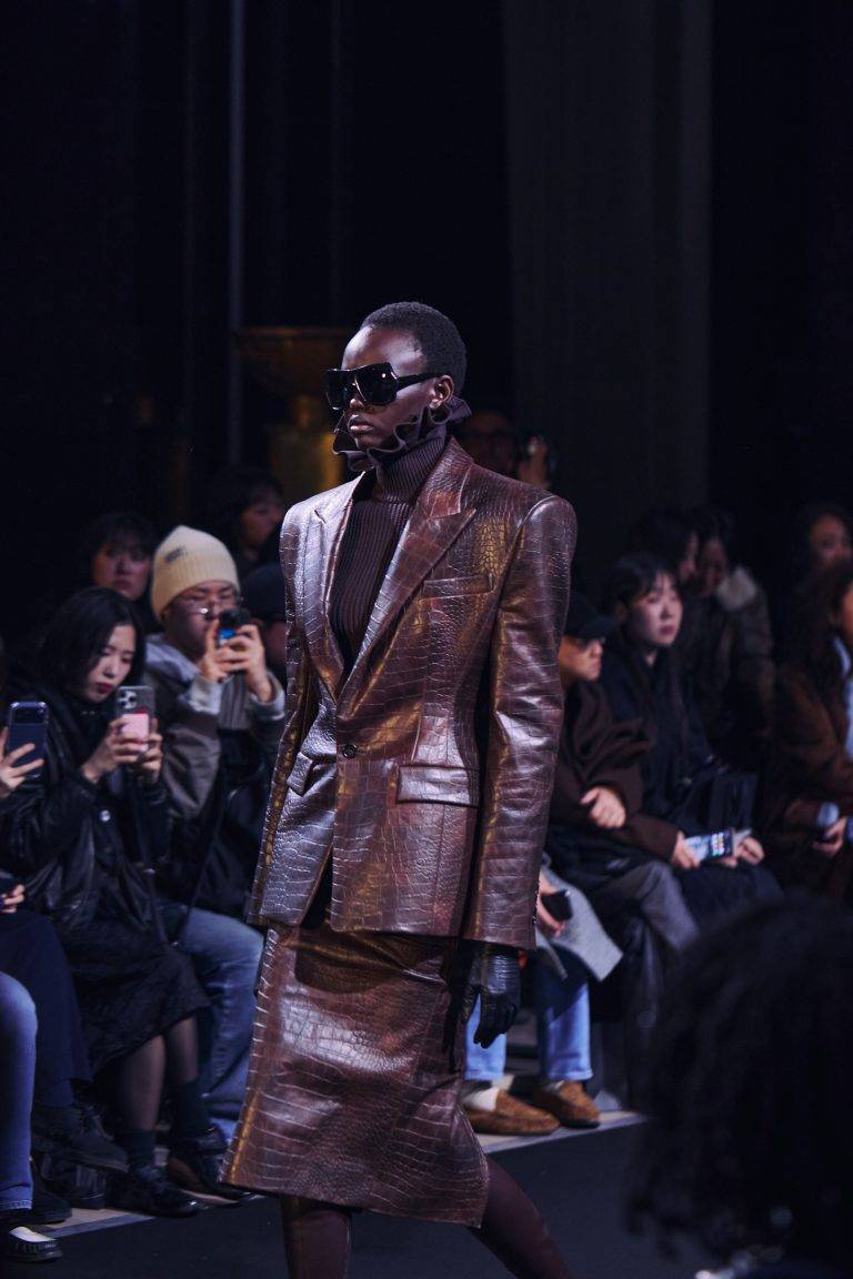 Juun.J Makes a Statement at Chaillot with a Fierce Collection