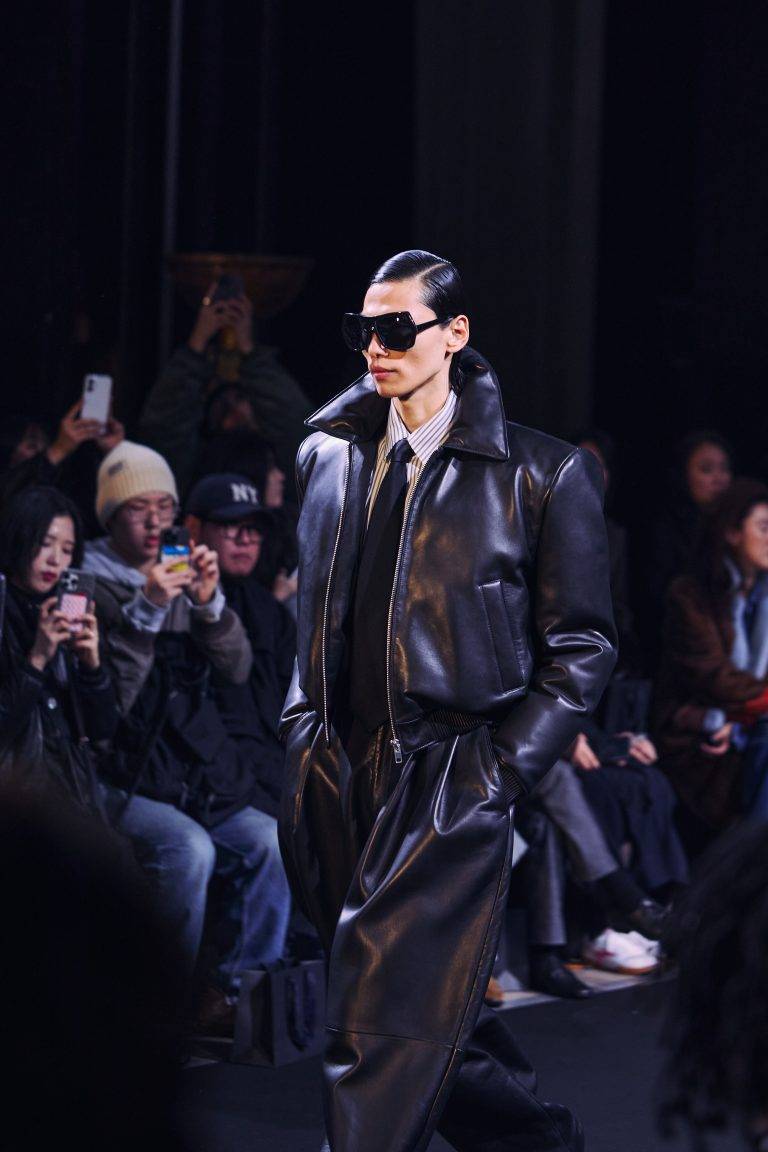 Juun.J Makes a Statement at Chaillot with a Fierce Collection