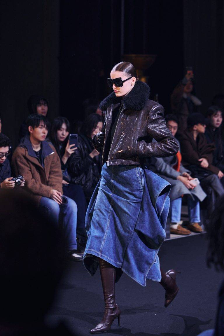 Juun.J Makes a Statement at Chaillot with a Fierce Collection