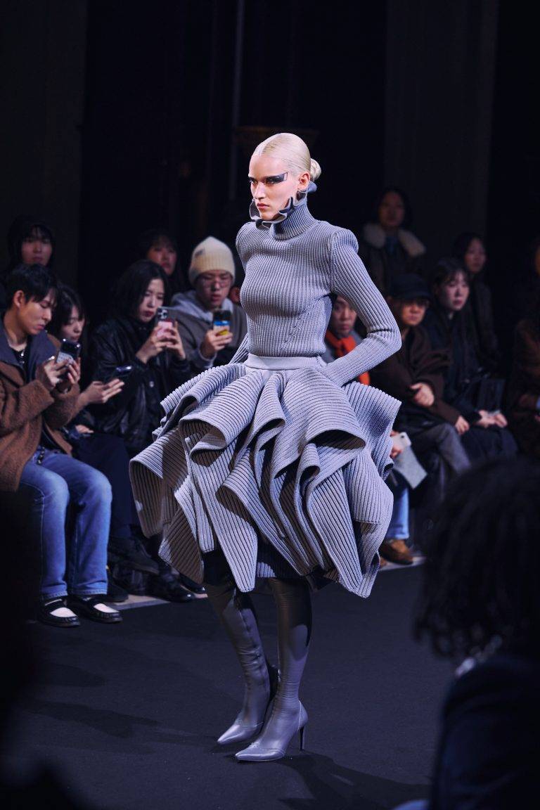 Juun.J Makes a Statement at Chaillot with a Fierce Collection