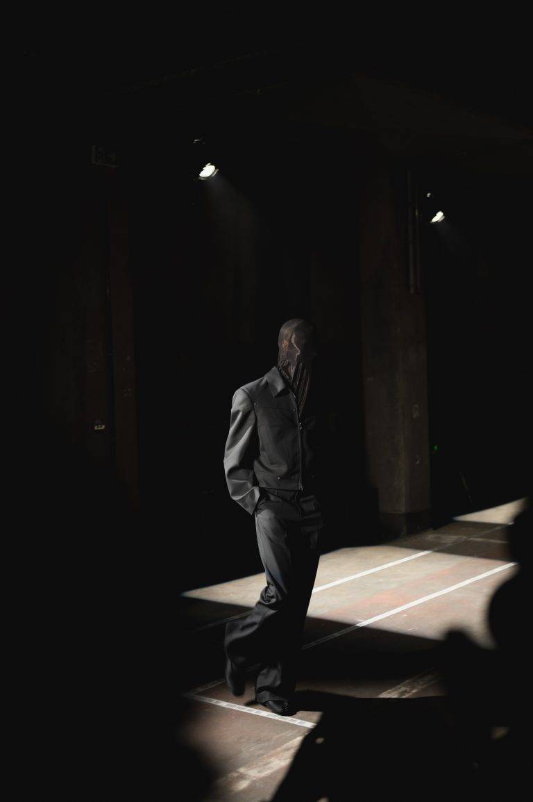 Paris envahi par les Aliens chics de Louis Gabriel Nouchi