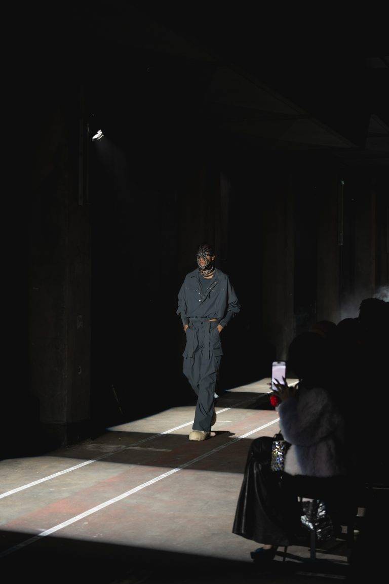 Paris envahi par les Aliens chics de Louis Gabriel Nouchi