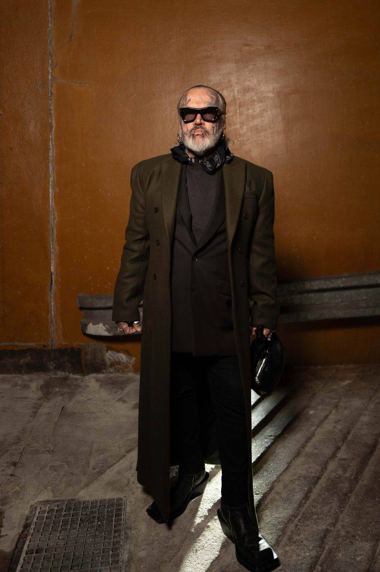  - Paris envahi par les Aliens chics de Louis Gabriel Nouchi