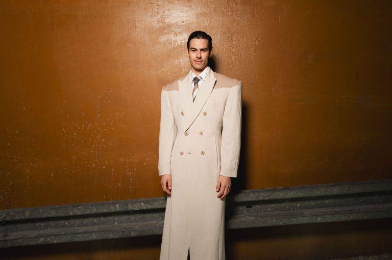  - Paris envahi par les Aliens chics de Louis Gabriel Nouchi