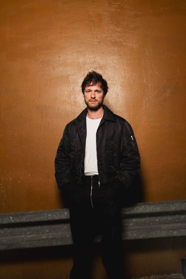  - Paris envahi par les Aliens chics de Louis Gabriel Nouchi