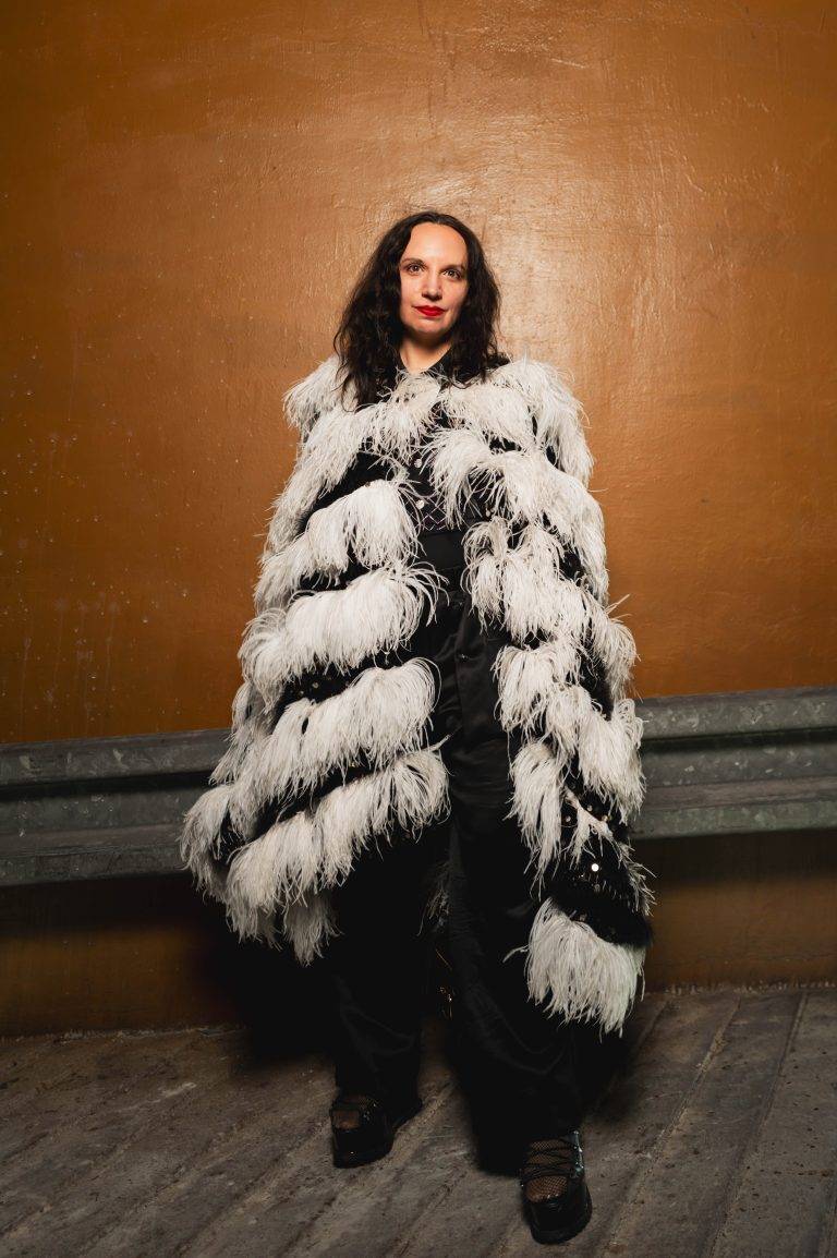  - Paris envahi par les Aliens chics de Louis Gabriel Nouchi