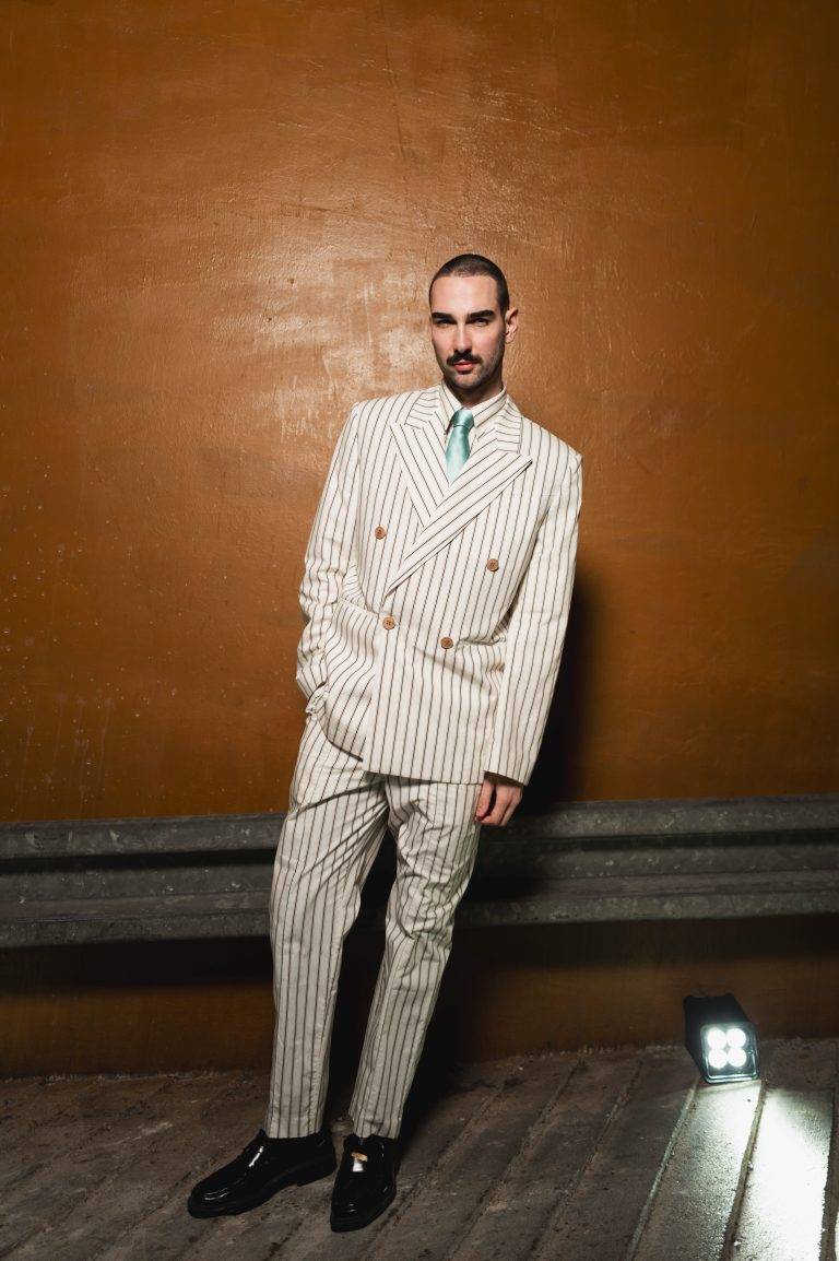  - Paris envahi par les Aliens chics de Louis Gabriel Nouchi