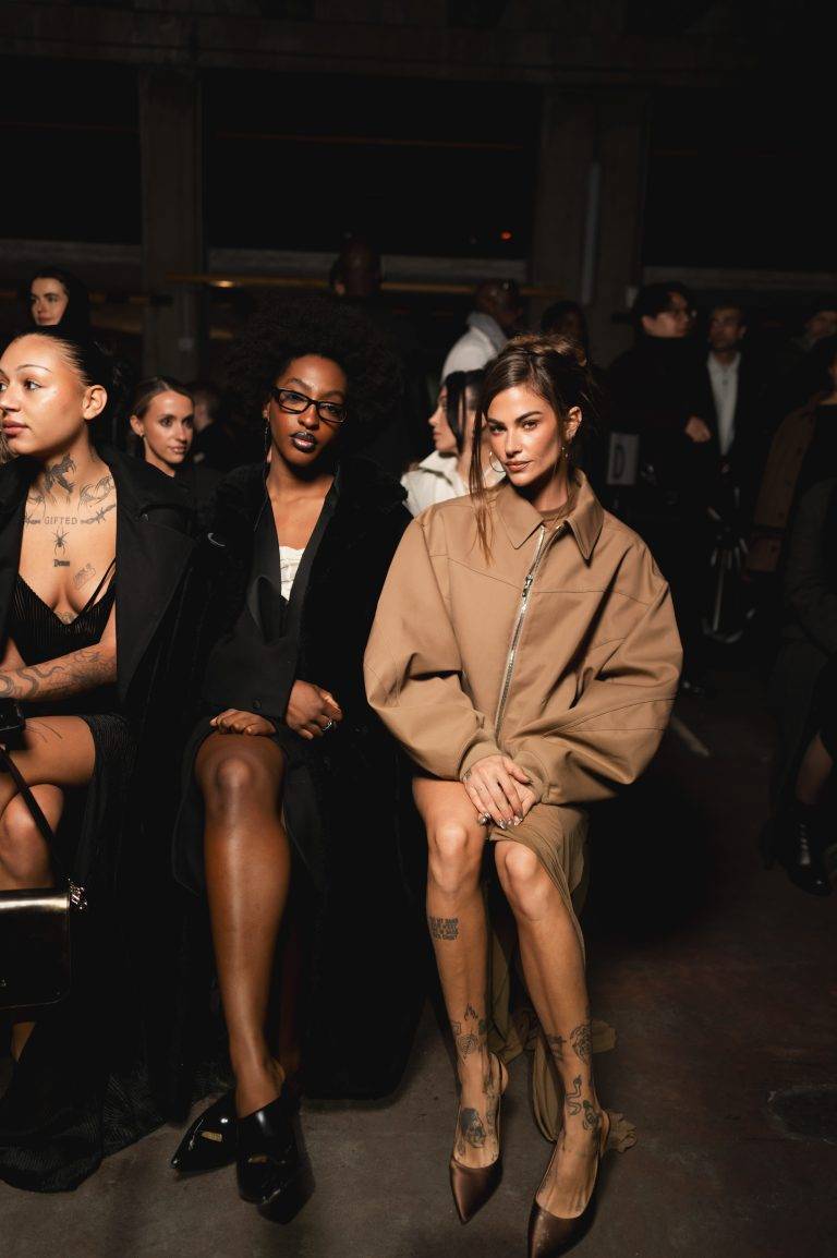  - Paris envahi par les Aliens chics de Louis Gabriel Nouchi