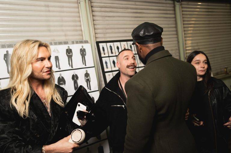  - Paris envahi par les Aliens chics de Louis Gabriel Nouchi