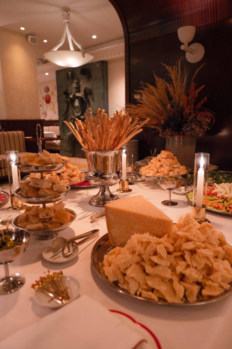 The Exhibition “Grand Tour” at Casa Monti, Portraying Italy Without Consuming It