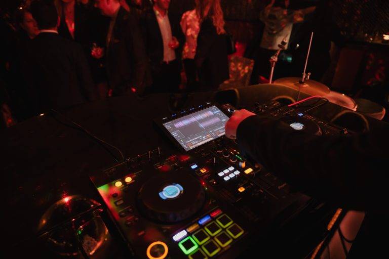 Milano, moda uomo e potere gentile: il via alla Fashion Week 2026